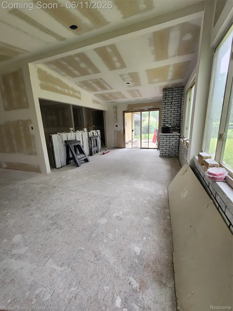 27391 Spring Arbor Drive Southfield City MI 48076