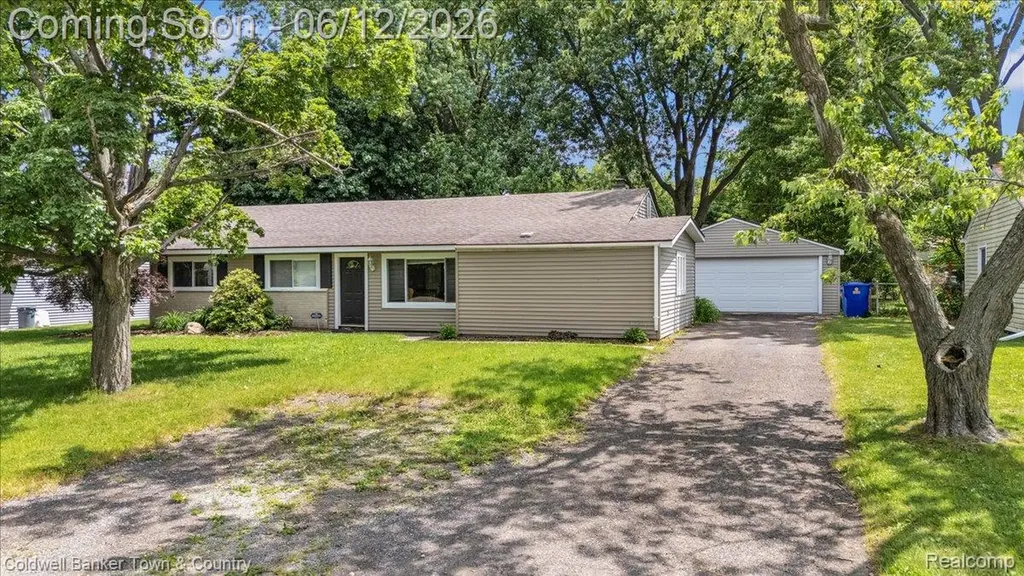 1991 Swaranne Drive West Bloomfield Charter Township MI 48324