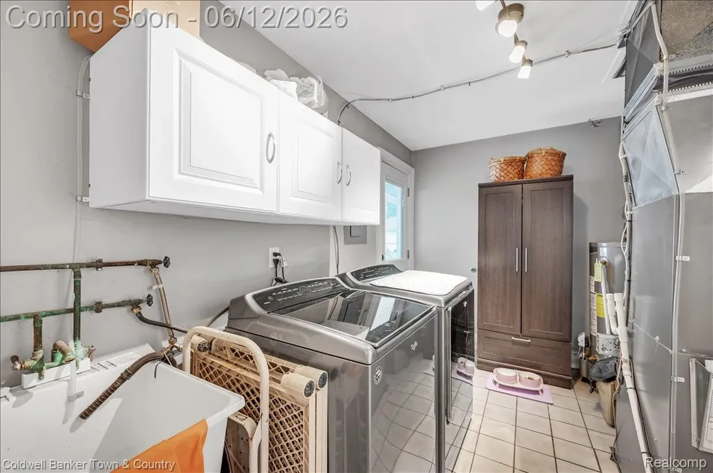 1991 Swaranne Drive West Bloomfield Charter Township MI 48324