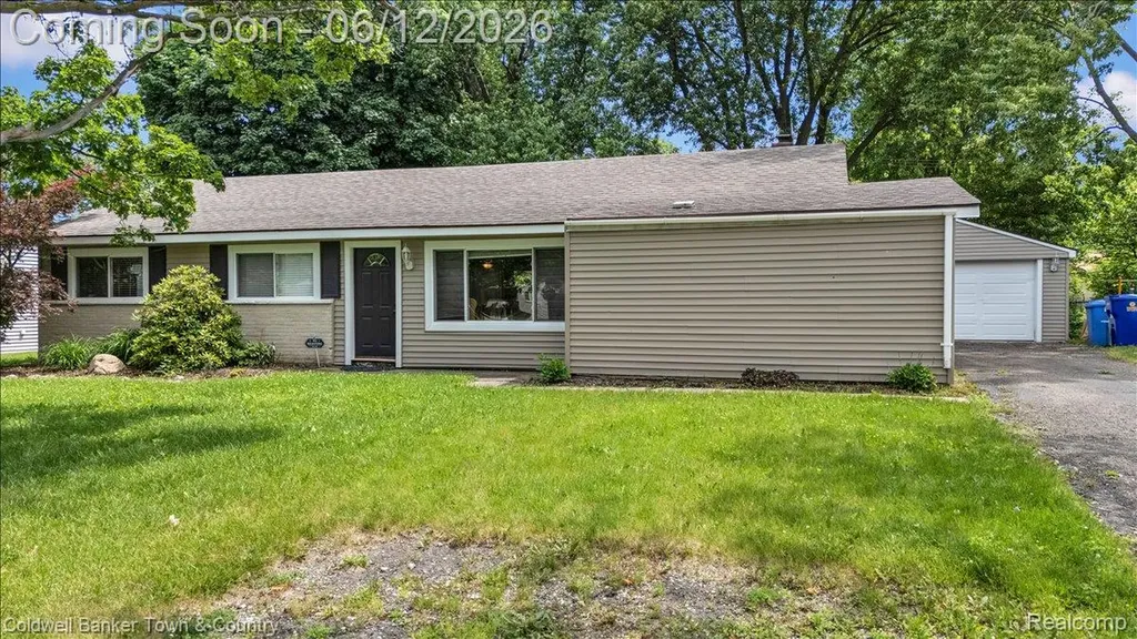 1991 Swaranne Drive West Bloomfield Charter Township MI 48324