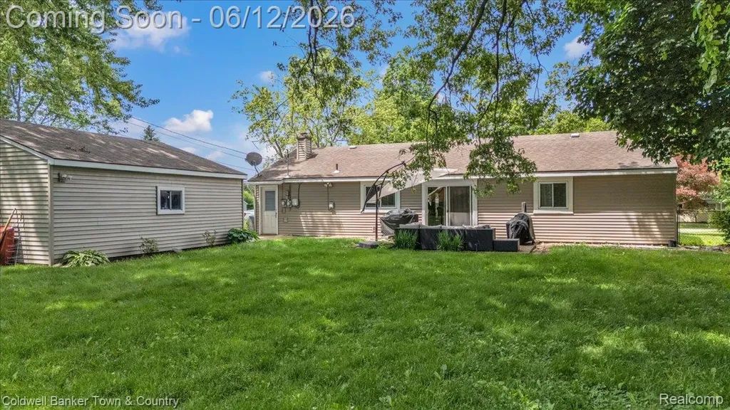 1991 Swaranne Drive West Bloomfield Charter Township MI 48324