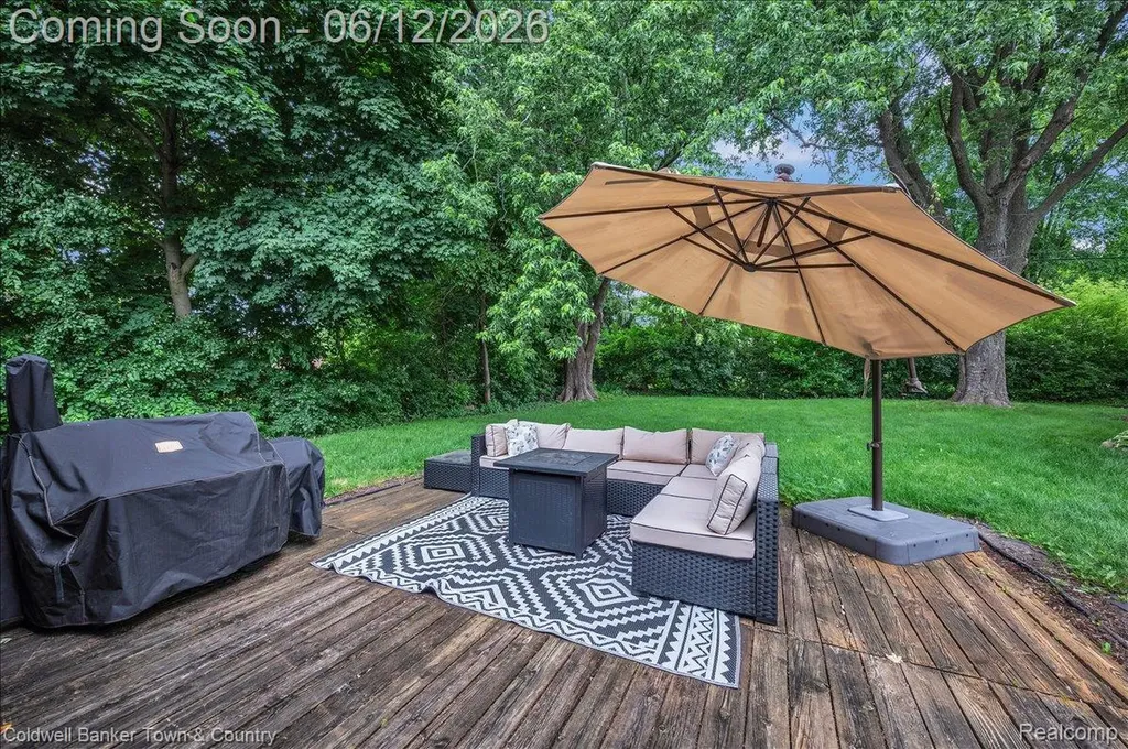 1991 Swaranne Drive West Bloomfield Charter Township MI 48324