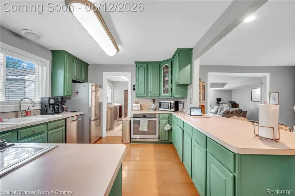 1991 Swaranne Drive West Bloomfield Charter Township MI 48324