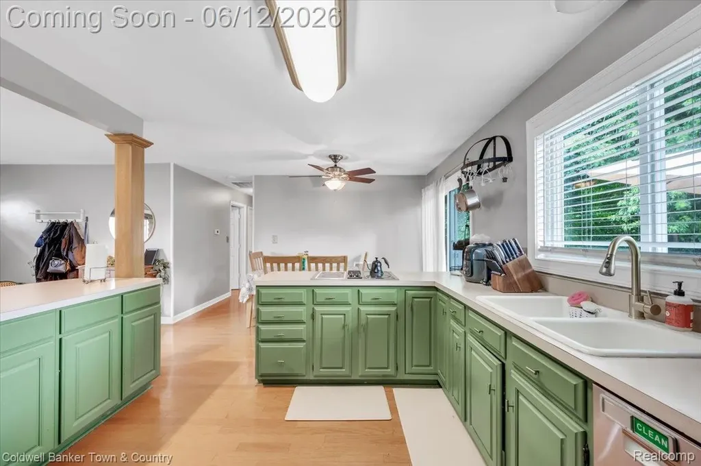 1991 Swaranne Drive West Bloomfield Charter Township MI 48324