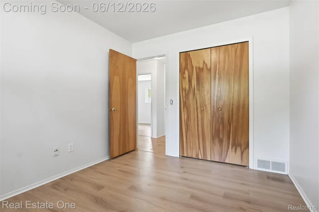 9649 Beech Daly Road Redford Charter Township MI 48239
