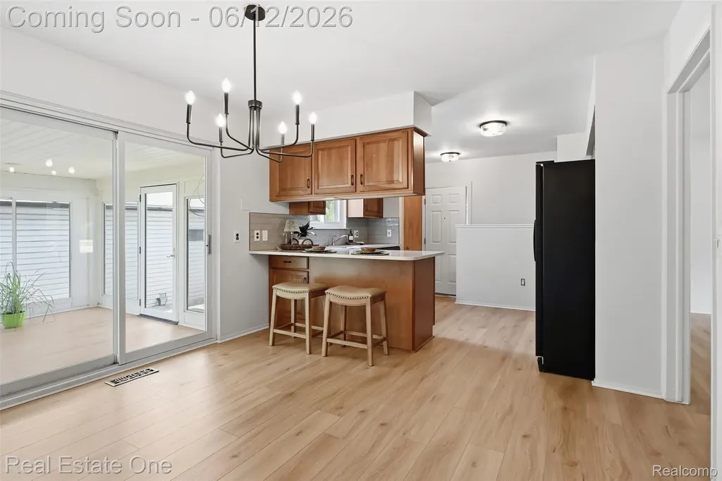 9649 Beech Daly Road Redford Charter Township MI 48239