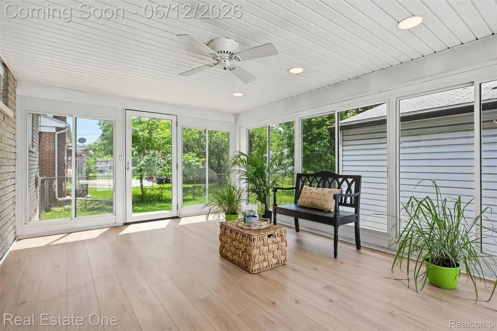 9649 Beech Daly Road Redford Charter Township MI 48239