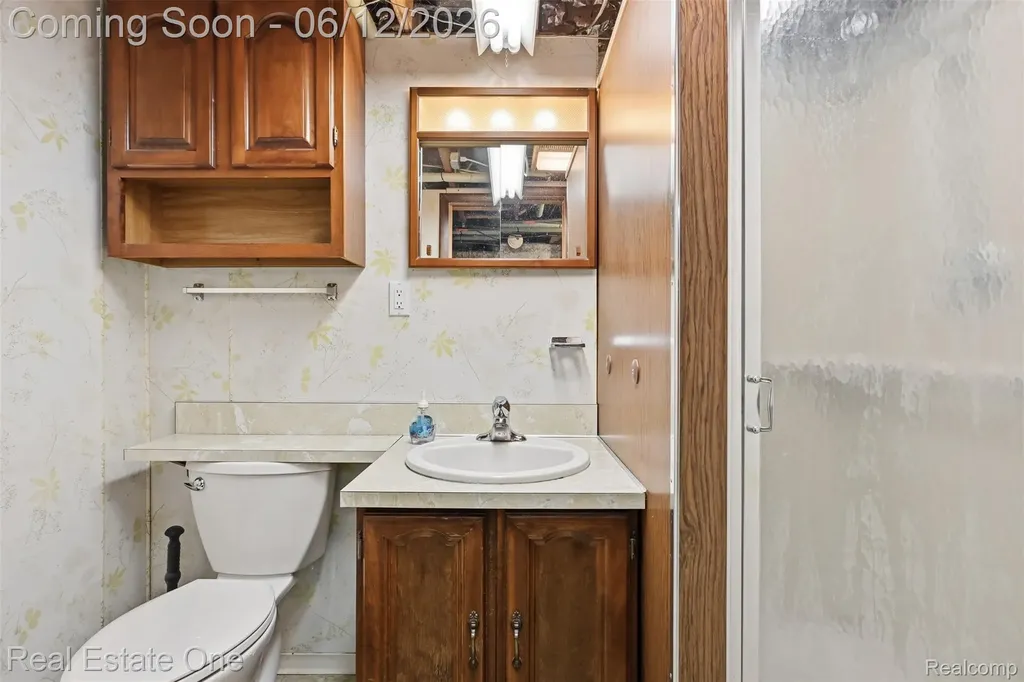 9649 Beech Daly Road Redford Charter Township MI 48239