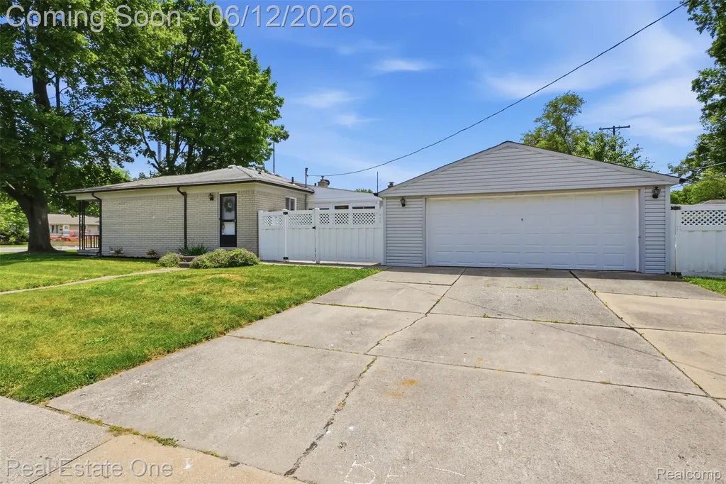 9649 Beech Daly Road Redford Charter Township MI 48239
