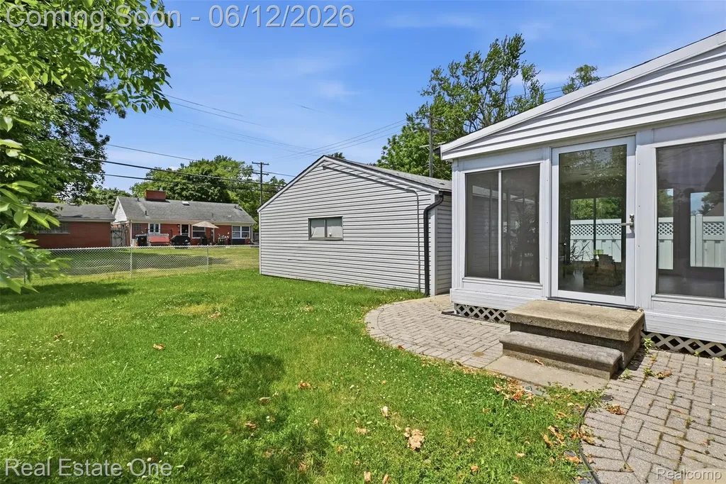 9649 Beech Daly Road Redford Charter Township MI 48239