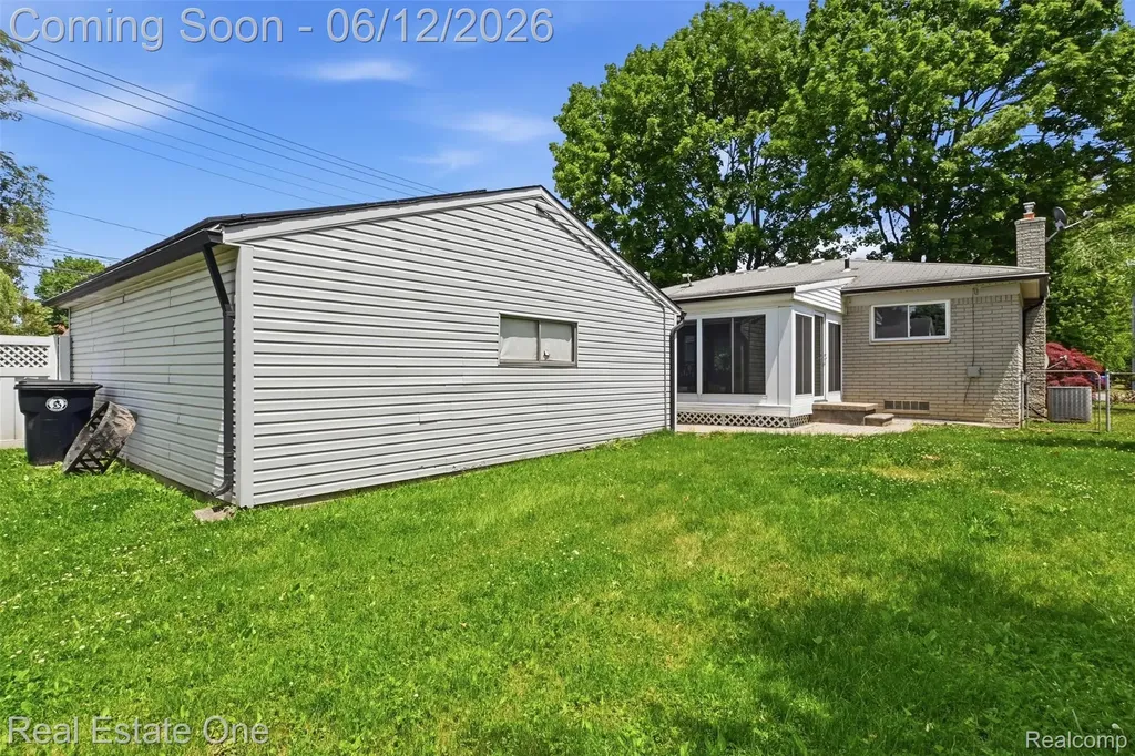 9649 Beech Daly Road Redford Charter Township MI 48239