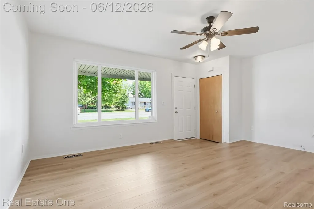 9649 Beech Daly Road Redford Charter Township MI 48239