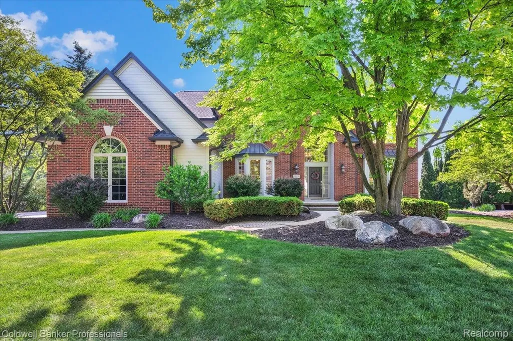 1399 Pebble Ridge Drive Rochester City MI 48307