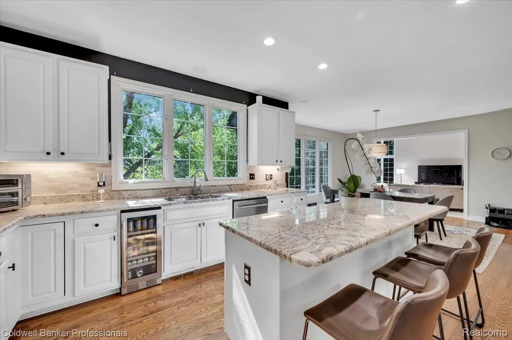 1399 Pebble Ridge Drive Rochester City MI 48307