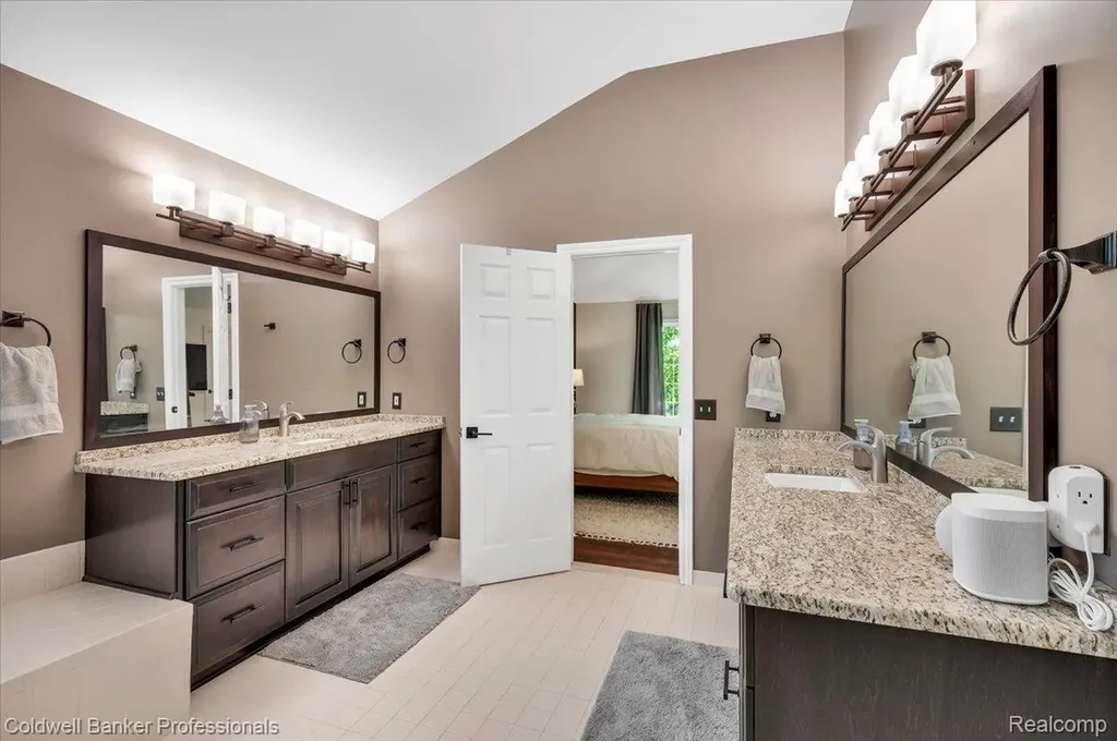 1399 Pebble Ridge Drive Rochester City MI 48307