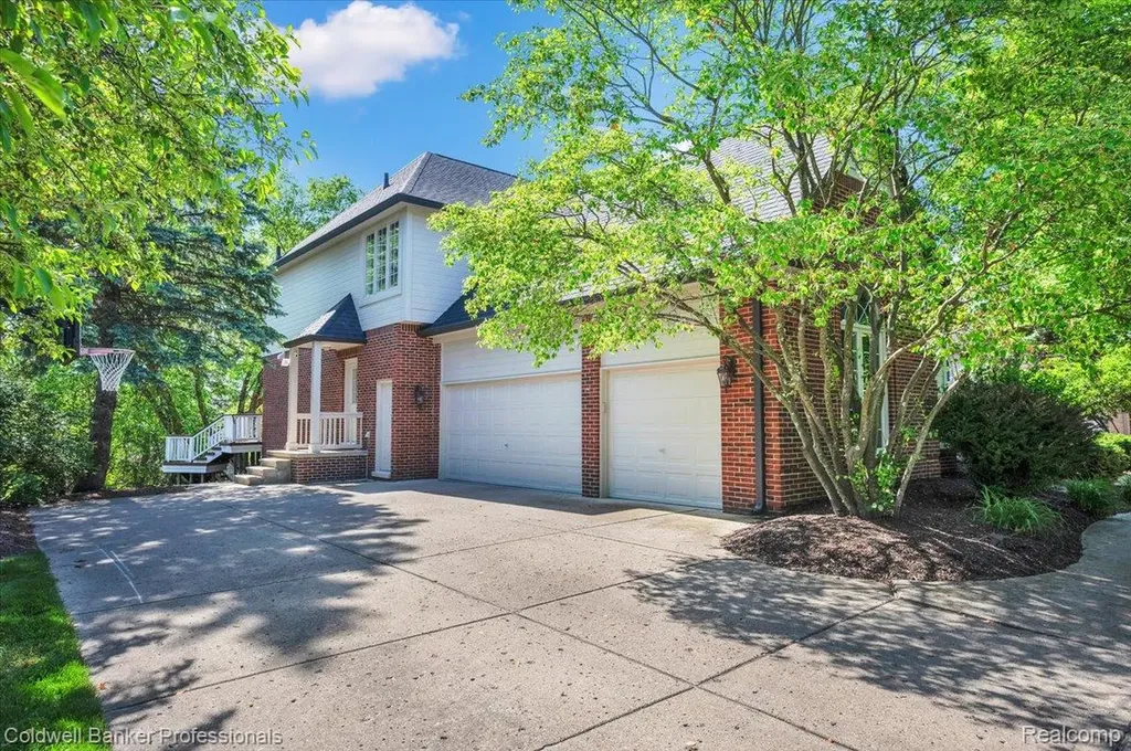 1399 Pebble Ridge Drive Rochester City MI 48307