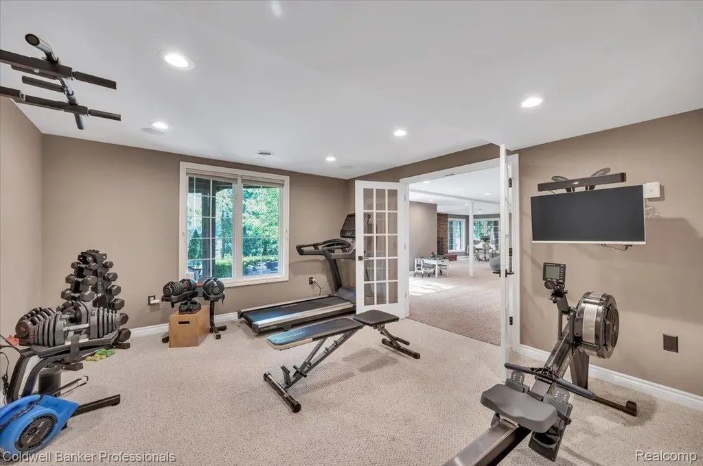 1399 Pebble Ridge Drive Rochester City MI 48307