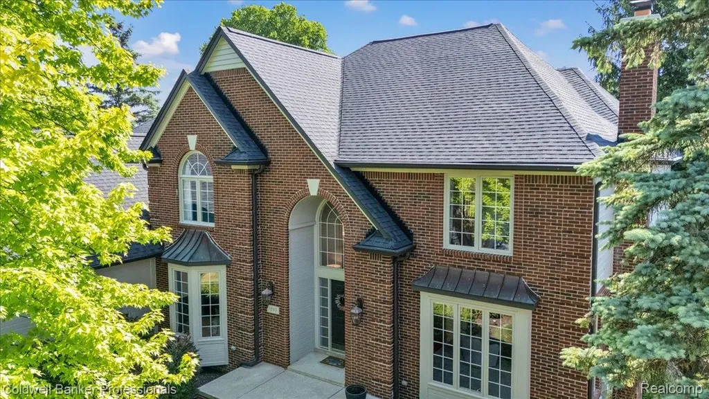 1399 Pebble Ridge Drive Rochester City MI 48307
