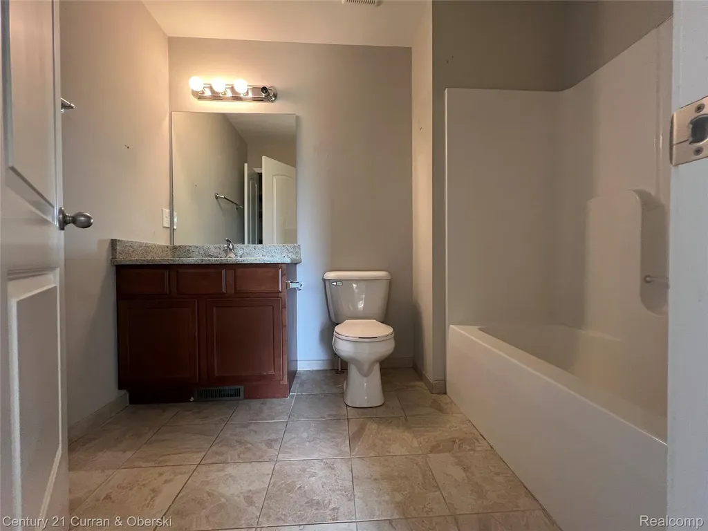 3493 Silver Stone Drive Milford Charter Township MI 48380