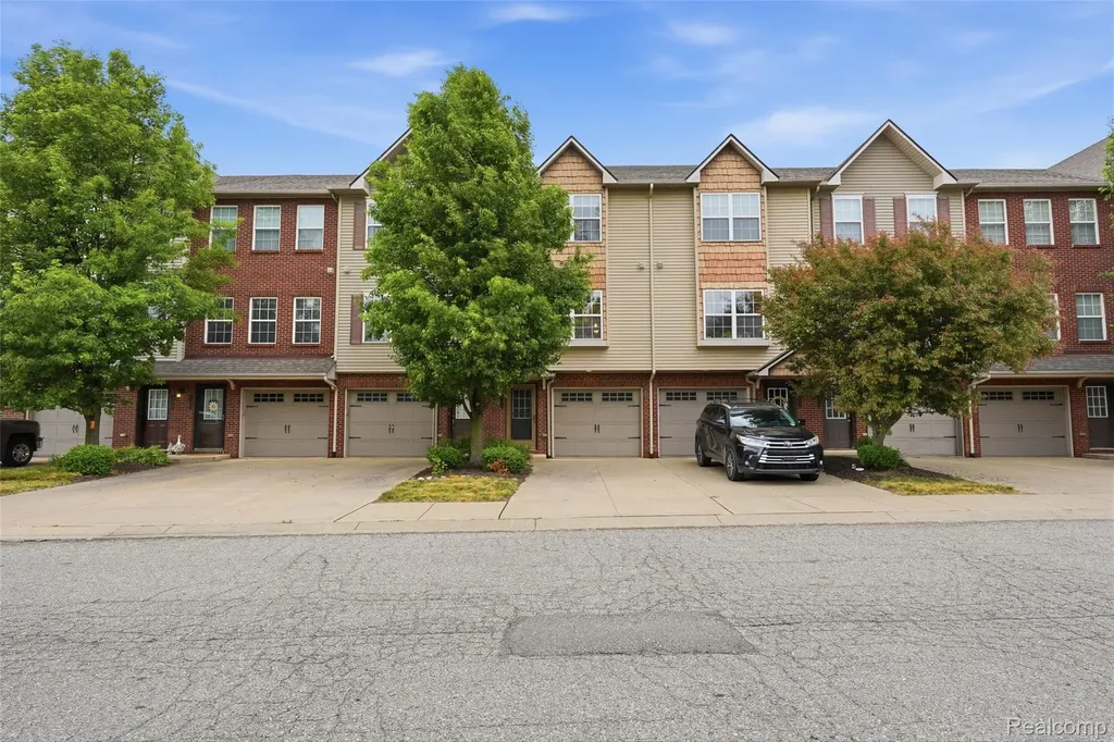 2138 Knotty Pine Trail Howell Township MI 48855