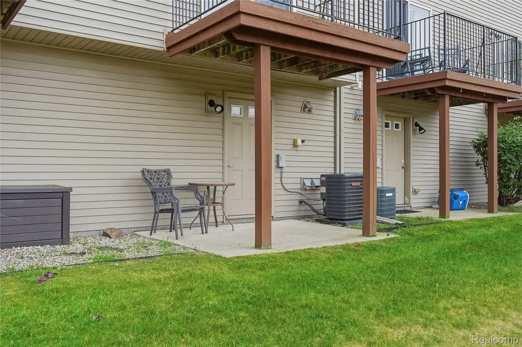 2138 Knotty Pine Trail Howell Township MI 48855
