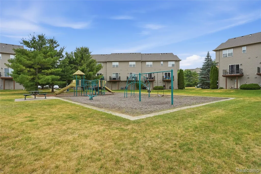 2138 Knotty Pine Trail Howell Township MI 48855