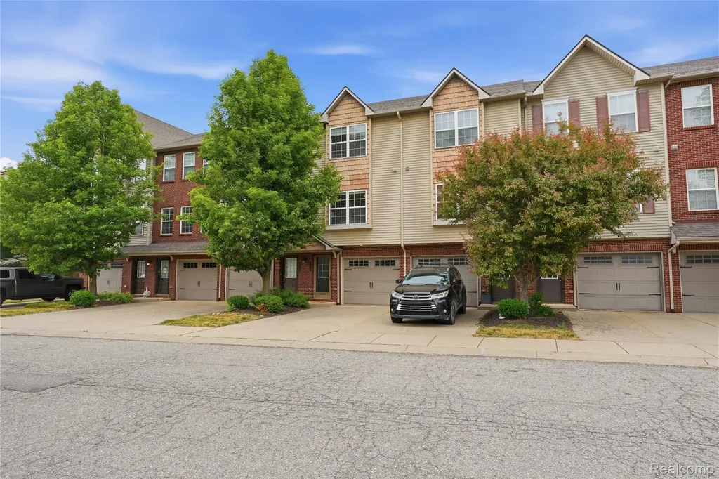 2138 Knotty Pine Trail Howell Township MI 48855