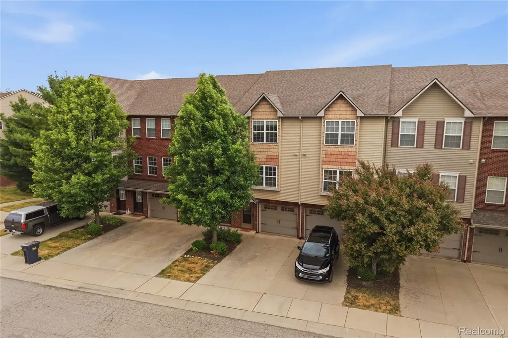 2138 Knotty Pine Trail Howell Township MI 48855