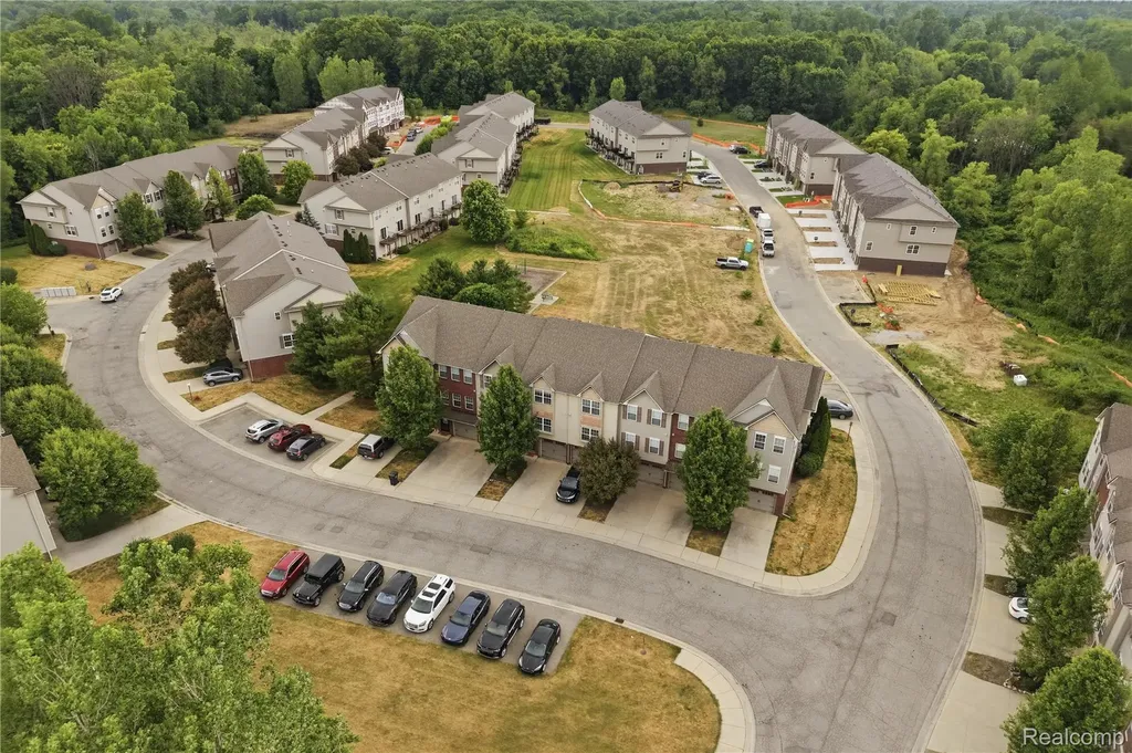 2138 Knotty Pine Trail Howell Township MI 48855