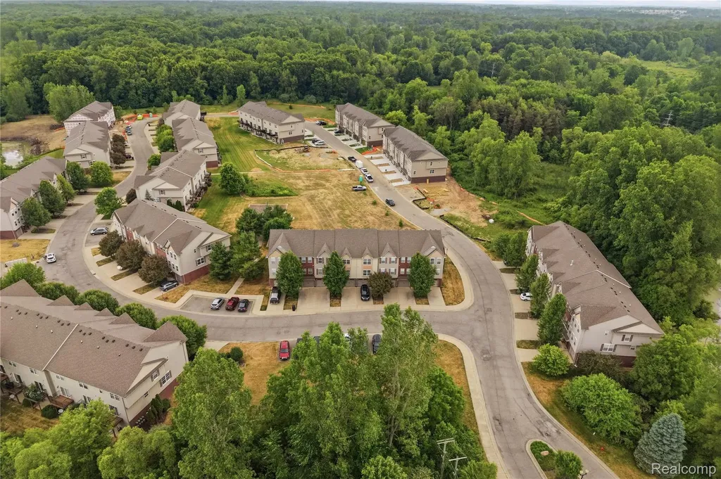 2138 Knotty Pine Trail Howell Township MI 48855