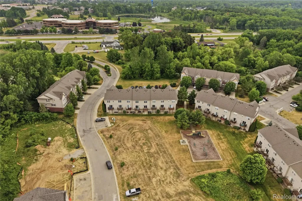 2138 Knotty Pine Trail Howell Township MI 48855