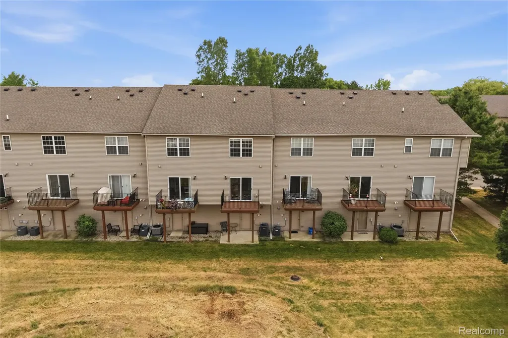 2138 Knotty Pine Trail Howell Township MI 48855