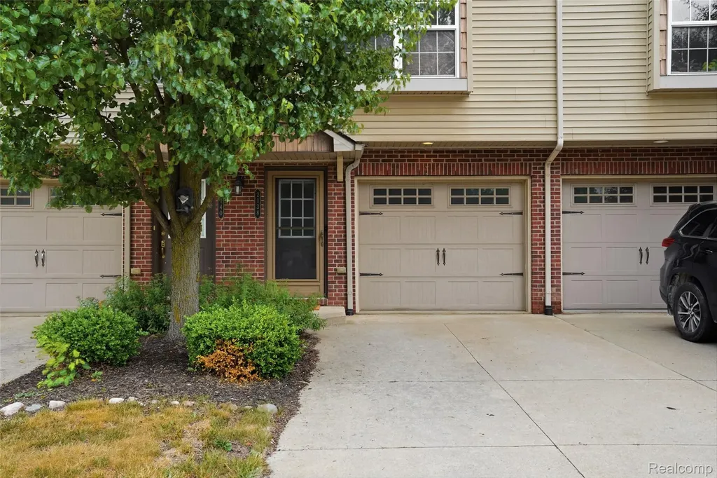 2138 Knotty Pine Trail Howell Township MI 48855