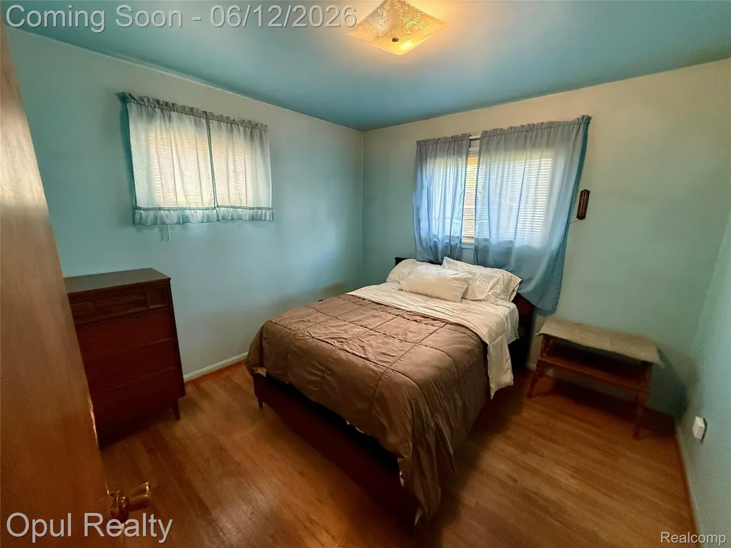26362 Margareta Street Redford Charter Township MI 48240