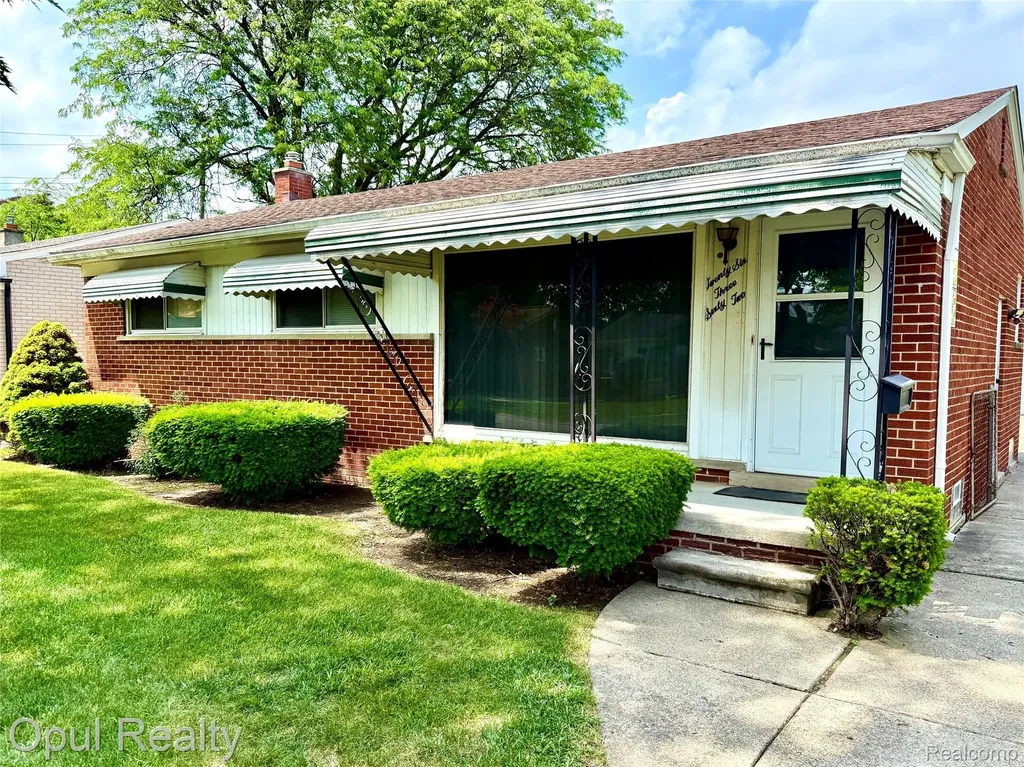 26362 Margareta Street Redford Charter Township MI 48240