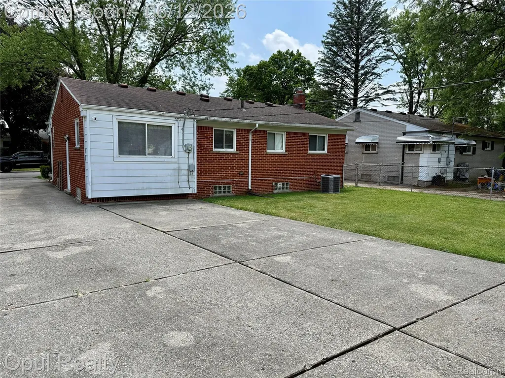 26362 Margareta Street Redford Charter Township MI 48240