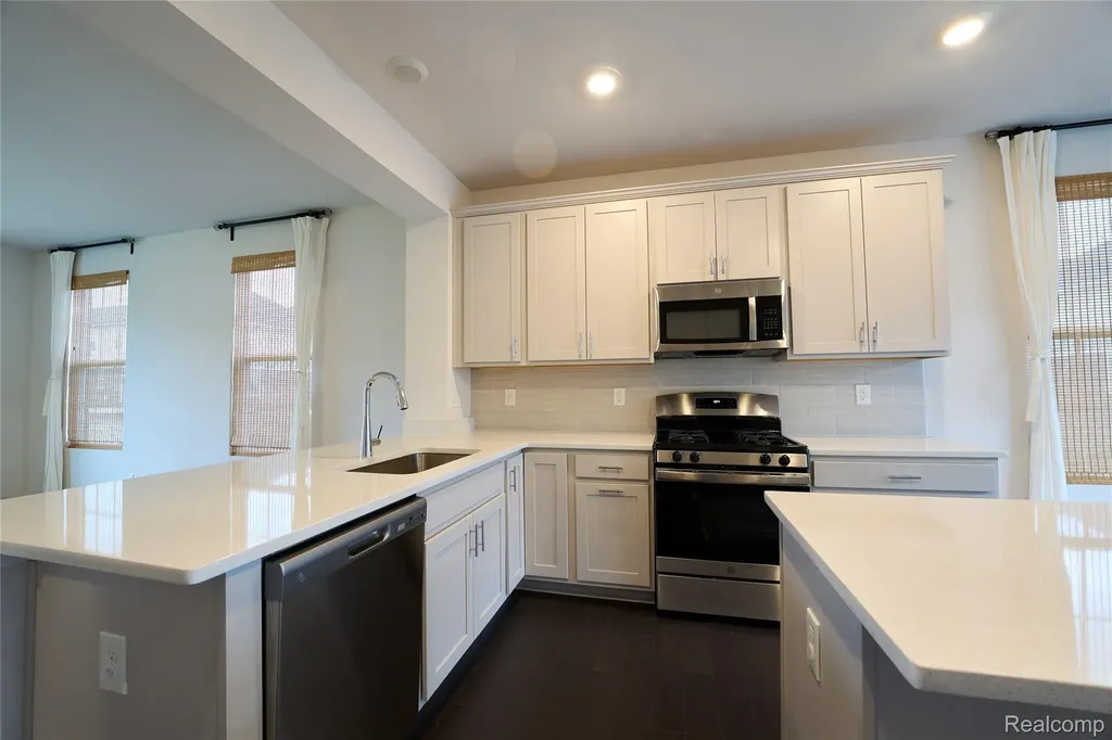 49701 Lantern Way Canton Charter Township MI 48188