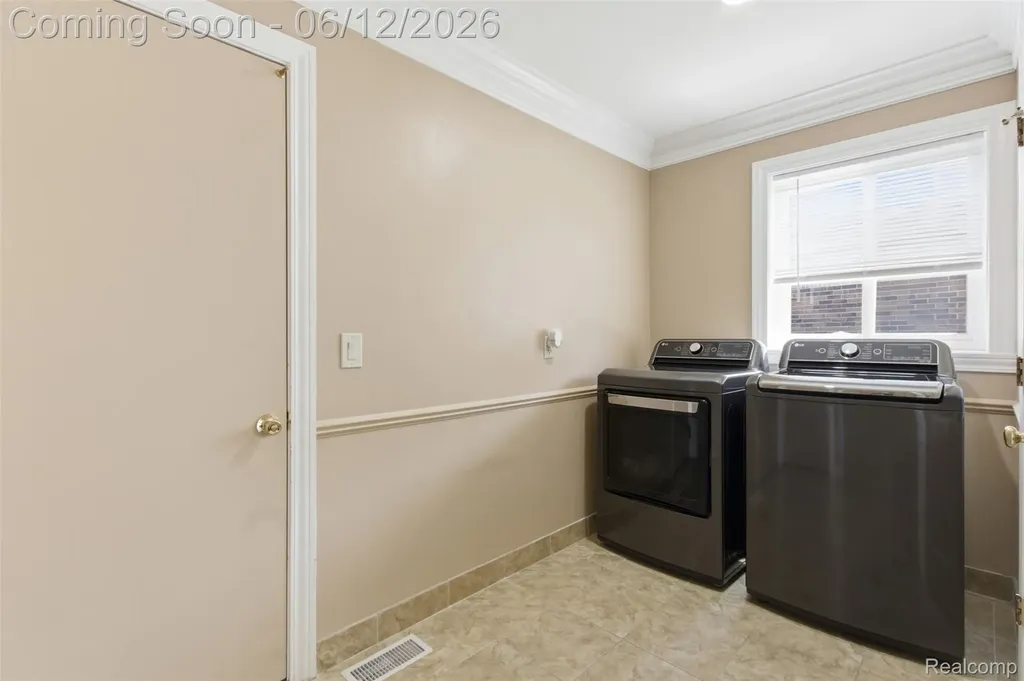 37729 Fieldcrest Lane Sterling Heights City MI 48312
