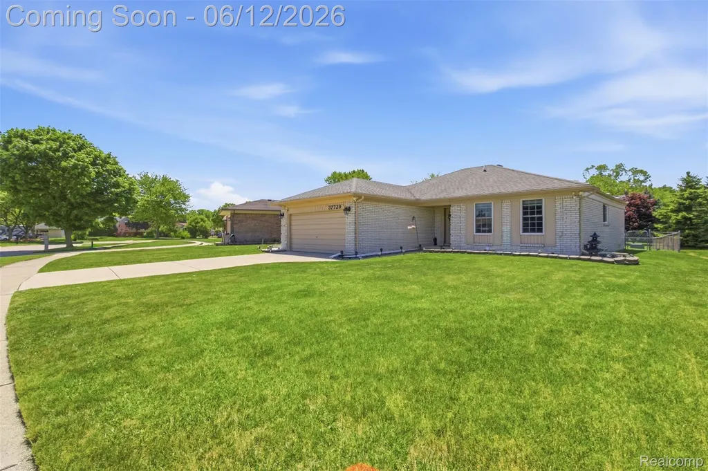 37729 Fieldcrest Lane Sterling Heights City MI 48312