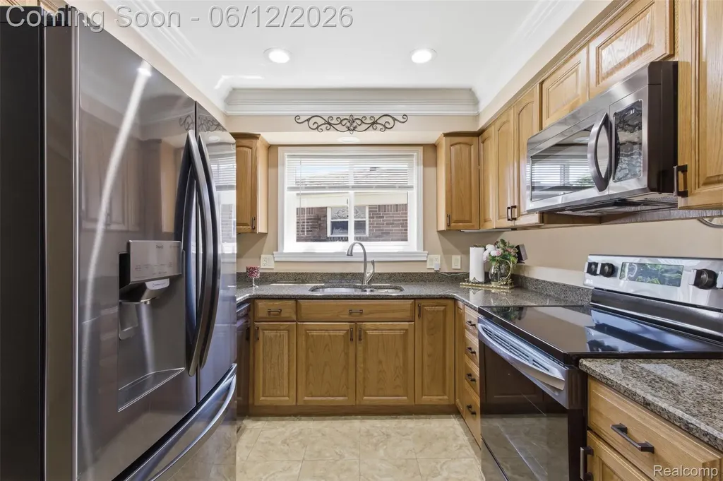 37729 Fieldcrest Lane Sterling Heights City MI 48312