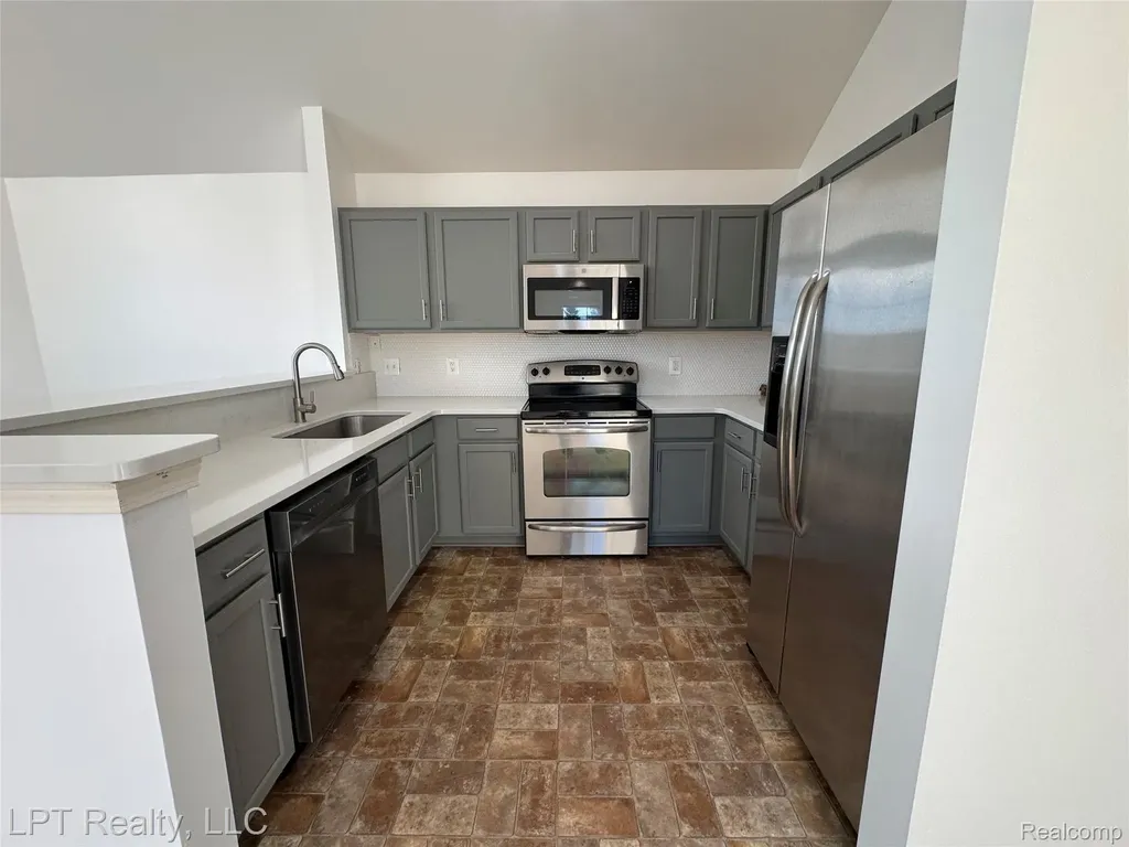 623 Worthington Drive Lansing City MI 48906