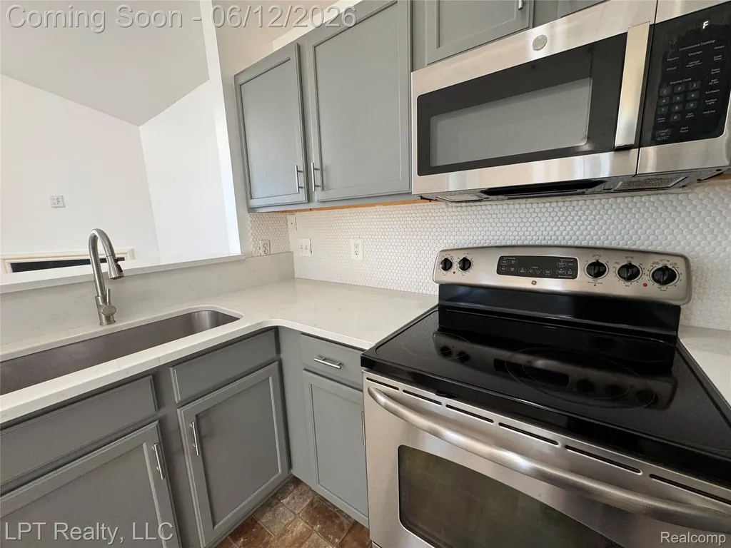 623 Worthington Drive Lansing City MI 48906