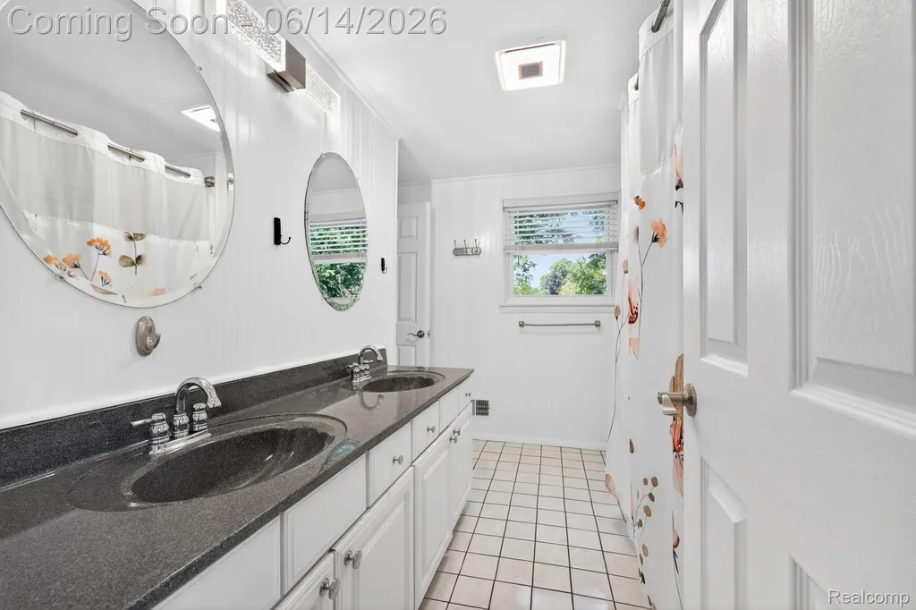 21659 Birch Street Woodhaven City MI 48183