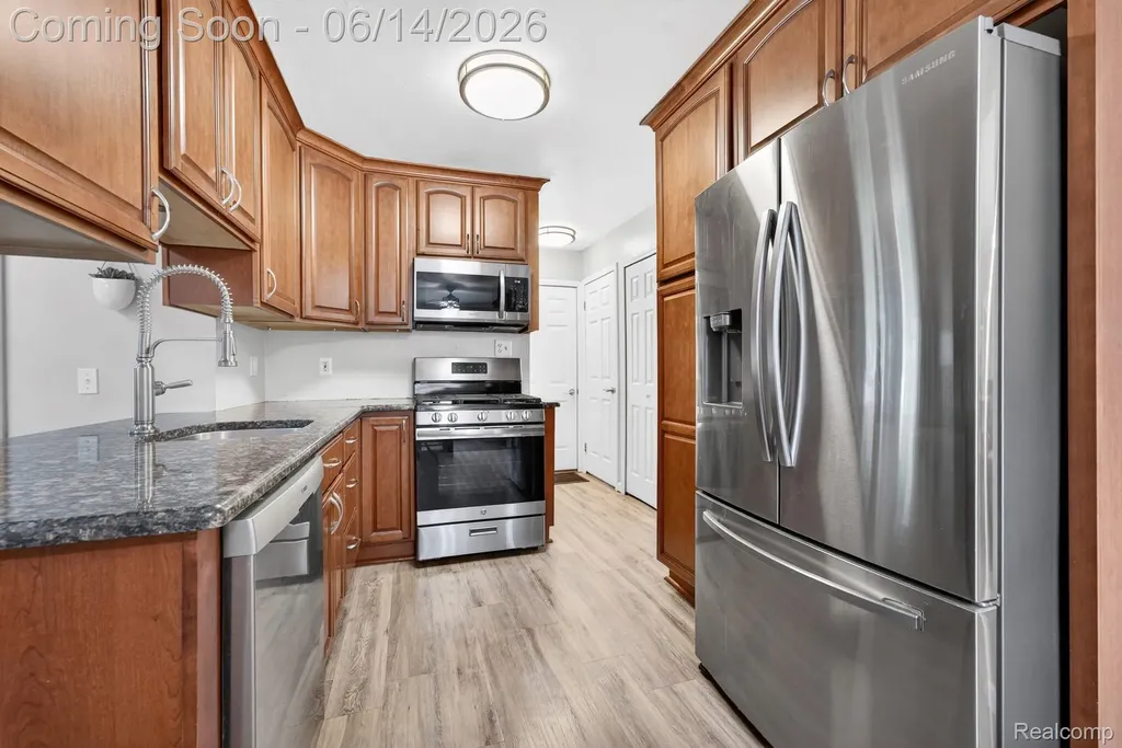 21659 Birch Street Woodhaven City MI 48183