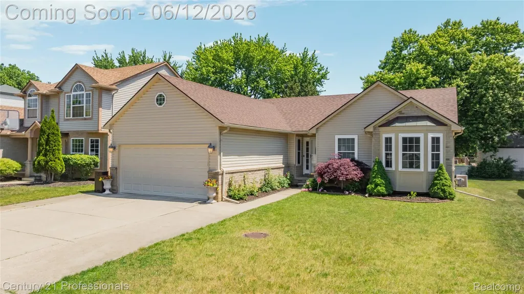 3172 Cedar Crest Drive Troy City MI 48083