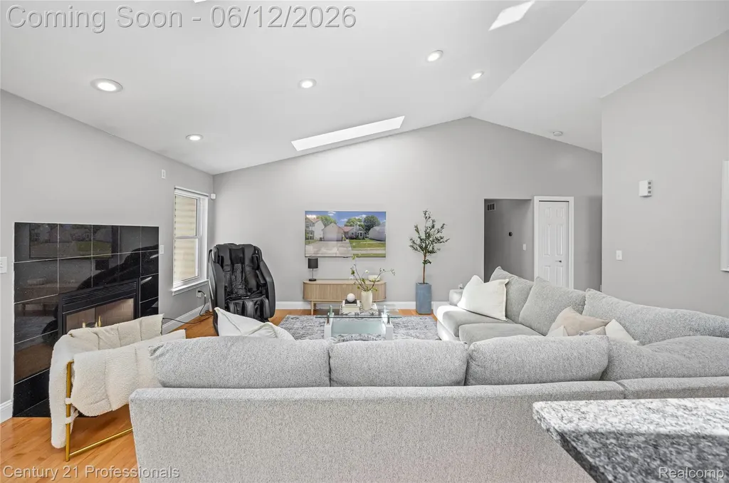 3172 Cedar Crest Drive Troy City MI 48083