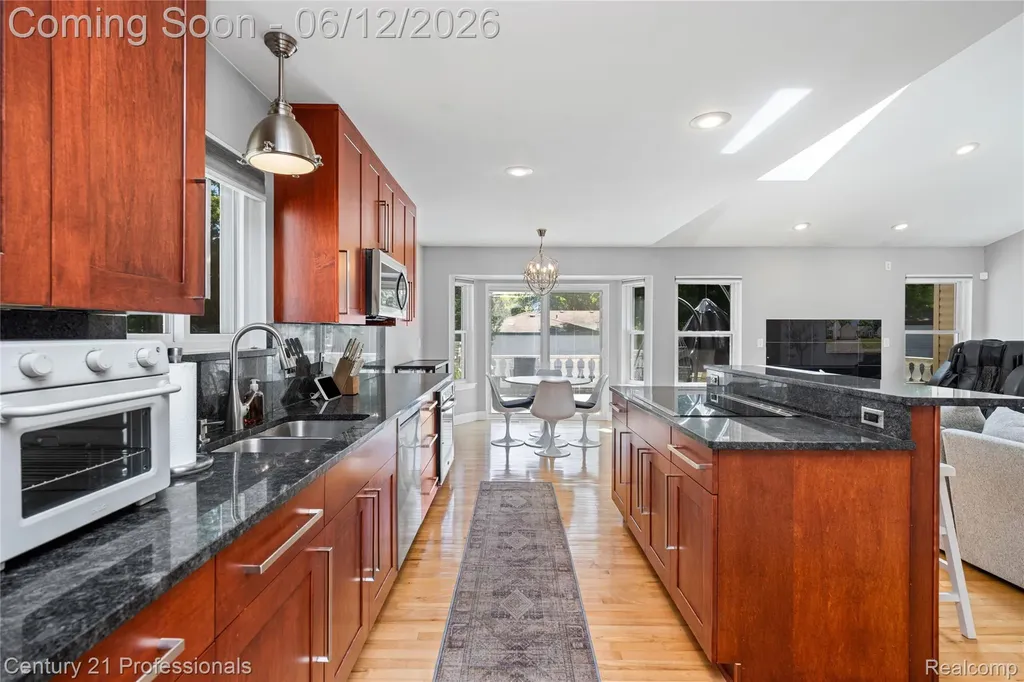 3172 Cedar Crest Drive Troy City MI 48083