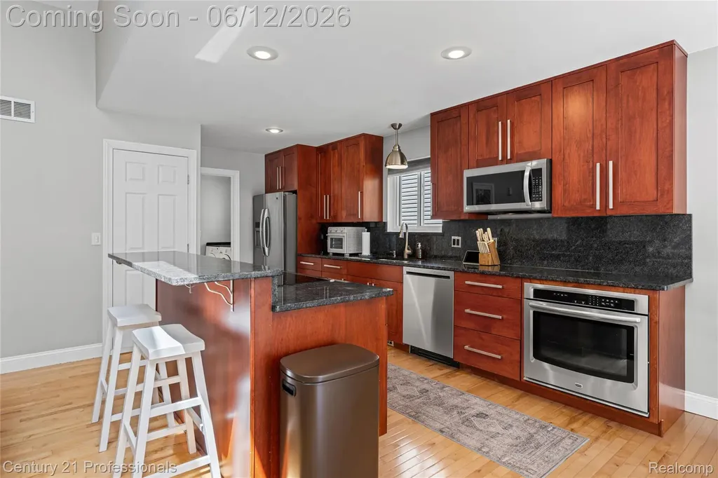 3172 Cedar Crest Drive Troy City MI 48083