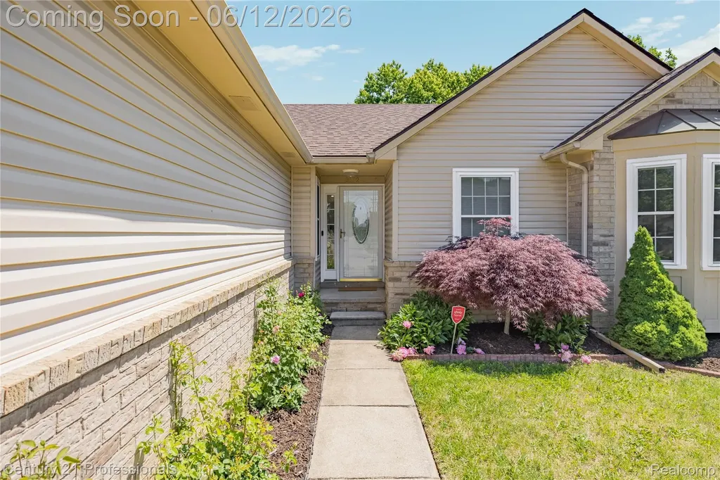 3172 Cedar Crest Drive Troy City MI 48083
