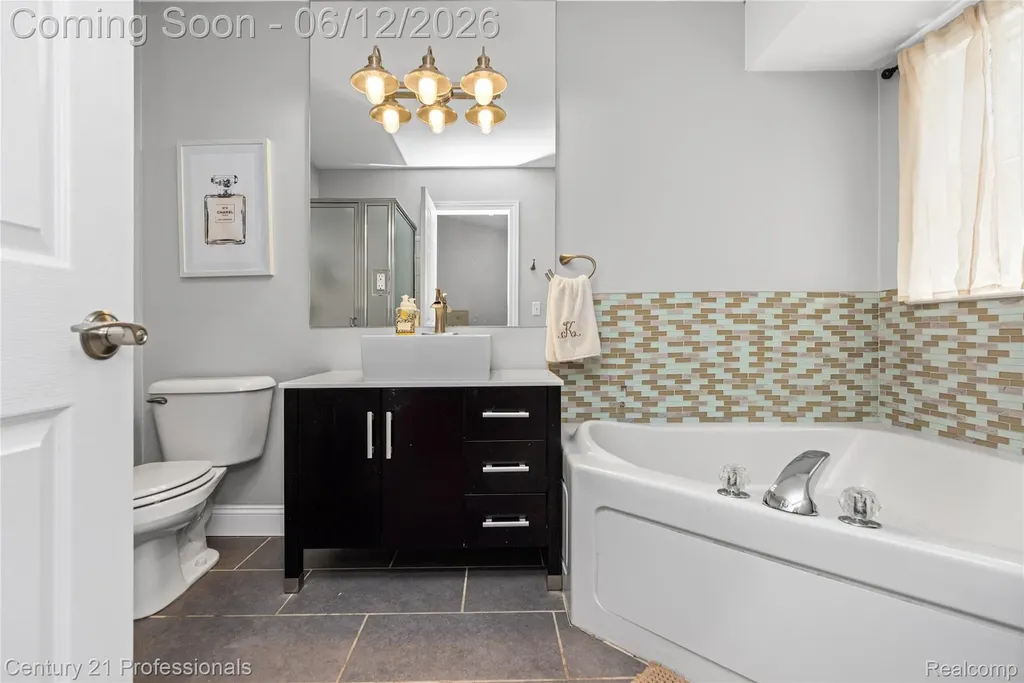 3172 Cedar Crest Drive Troy City MI 48083